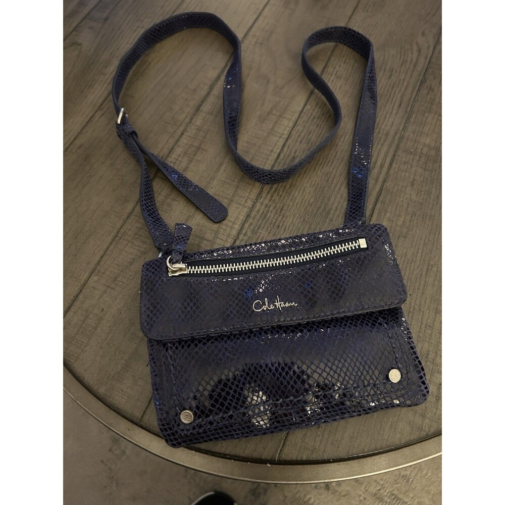 SUPER CUTE & CLUB NIGHT PERFECT COLE HAAN PURPLE GLAZED SNAKESKIN CROSSBODY BAG